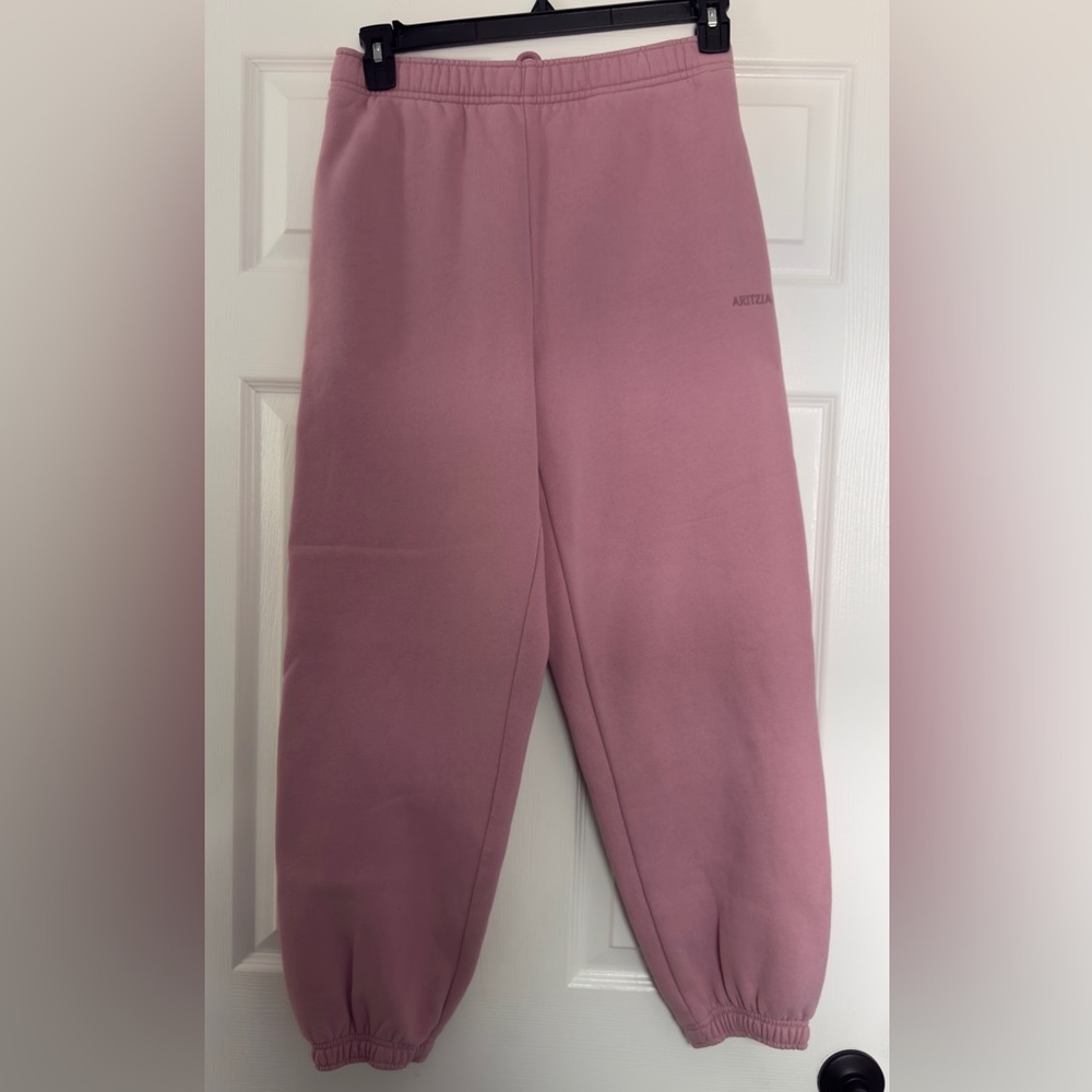 Aritzia Women's Pink Joggers